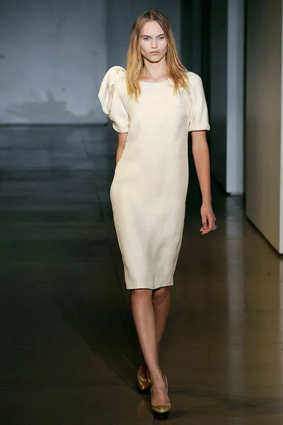 Look 48